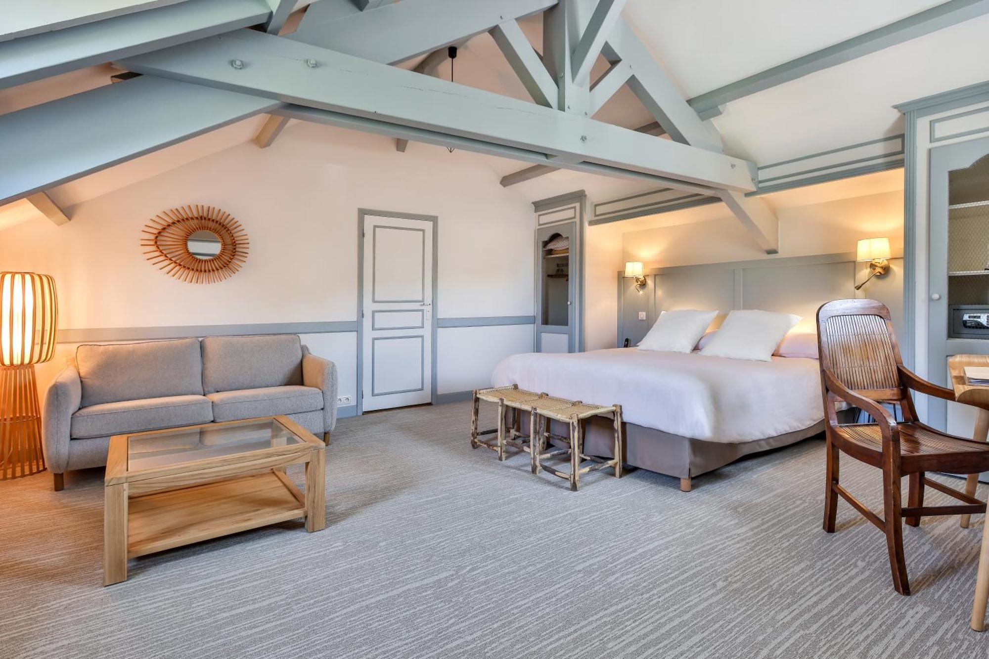Moulin De L'abbaye Hotel 4*